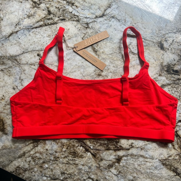 SKIMS Fits Everybody Bra - Picture 2 of 4